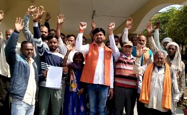 रायबरेली-घर में बैठकर तैयार हो गया चकबंदी गांव का नक्शा, ग्रामीणों का फूटा गुस्सा,,,,?