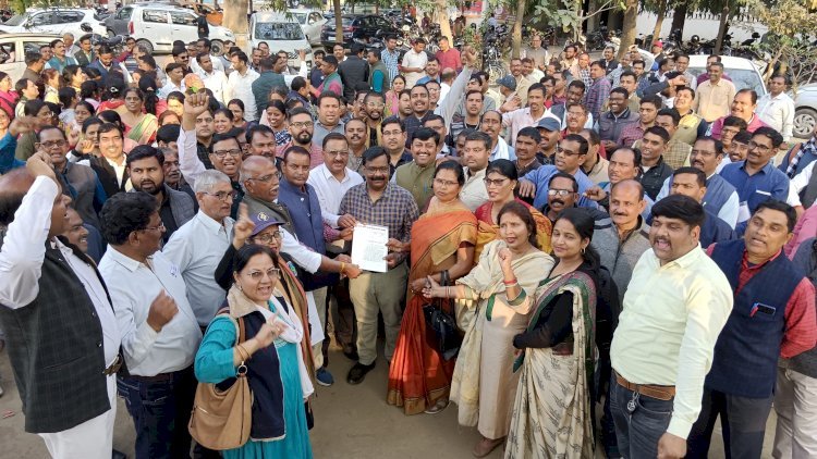 डिजिटलाइजेशन व्यवस्था का विरोध रहेगा जारी, शिक्षकों ने कहा- पहले विभाग दे सुविधा
