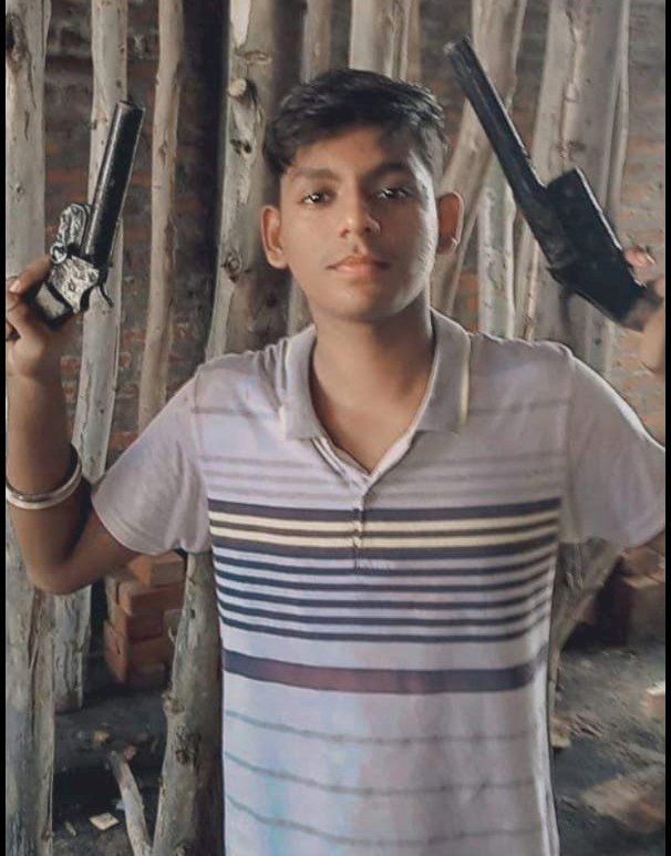 रायबरेली में नहीं रुक रहा अवैध असलहों का प्रदर्शन