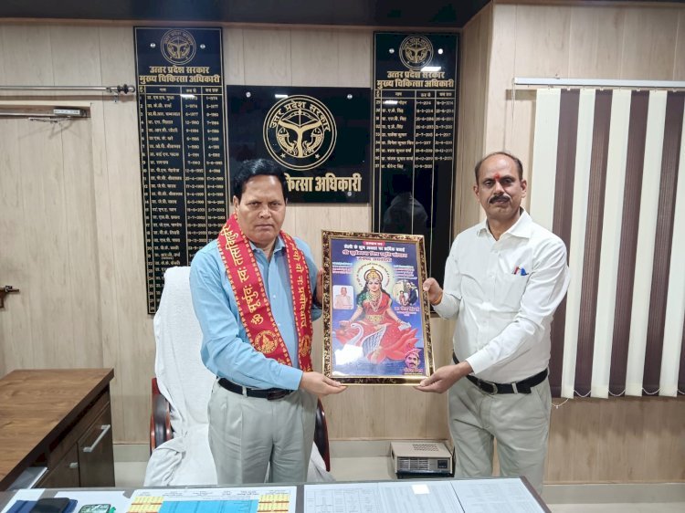 Raibareli-मुख्य चिकित्सा अधिकारी डॉo वीके सिंह को सूर्यकांत सम्मान से गया नवाजा