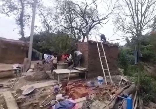 रायबरेली-तालाब को पाटकर खड़ा हो रहा महल , जिम्मेदार बने बेपरवाह
