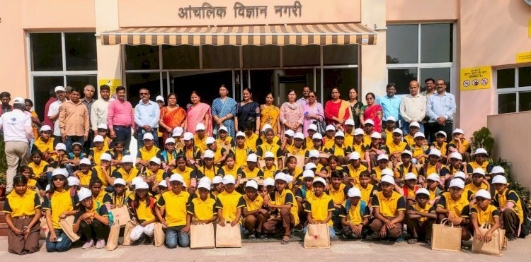 Raibareli-आंचलिक विज्ञान केंद्र की विजिट कर बच्चों ने जानी विज्ञान की बारीकी