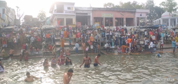 रायबरेली-नव संवत्सर पर हर हर गंगे के उद्घोष से गूंजे गंगा तट , श्रद्धालुओं ने लगाई डुबकी