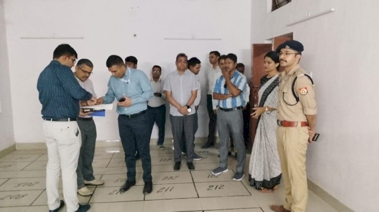 Raibareli-प्रेक्षक-डीईओ-एसपी ने स्ट्रांग रूम स्थल की व्यवस्थाओं का किया निरीक्षण
