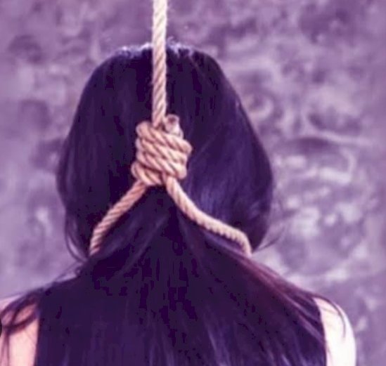 रायबरेली-फंदे पर मिला युवती का शव , परिवार में मचा कोहराम