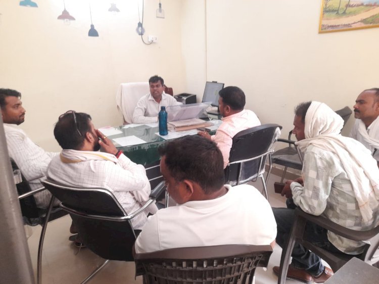 रायबरेली-विद्युत समस्या पर भाजपा नेता ने की अधिकारियों से मुलाकात 