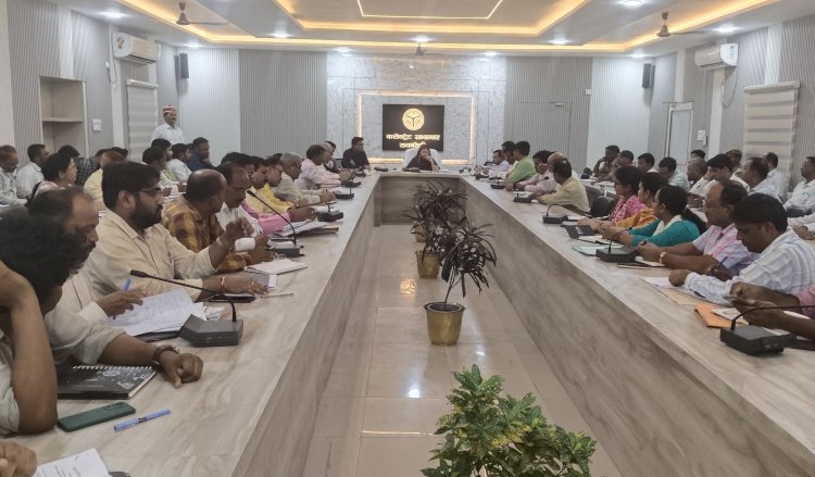 Raibareli-जिला स्तरीय निराश्रित गोवंश संरक्षण एवं अनुसरण समिति की बैठक संपन्न