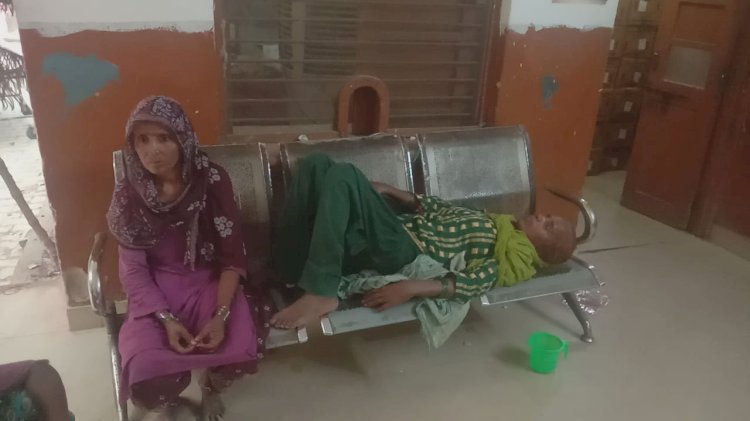 Raibareli-तेज आंधी और तूफान में भरभरा कर गिरी दीवाल