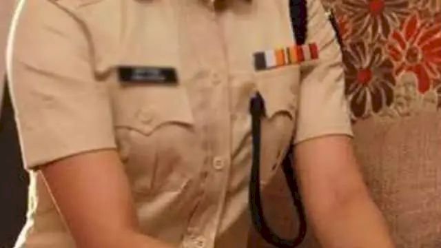 ACP देर रात फ्लैट पर बुलाते है दरोगा भी...अफसर के सामने सिपाहियों ने बयाँ किया दर्द