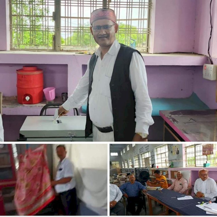 रायबरेली-दस उम्मीदवारों के भाग्य का फैसला कर रहे तहसील के अधिवक्ता,वोटिंग सुरू