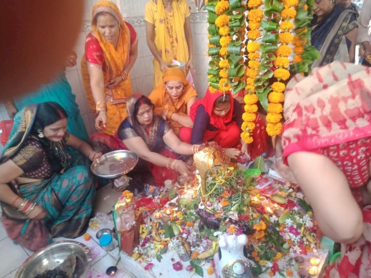 रायबरेली-महिलाओं ने अखंड सौभाग्य के लिए रखा हरतालिका तीज का निर्जला व्रत