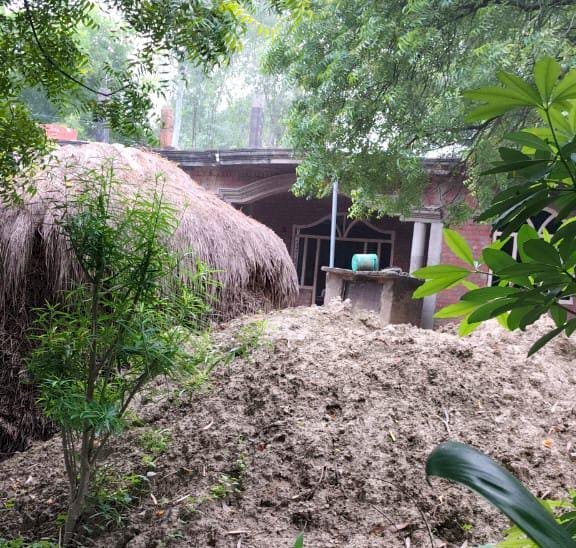 Raibareli-लेखपाल कि मिलीभगत से खलिहाल की जमीन पर हो रहा पक्का निर्माण,,,,,