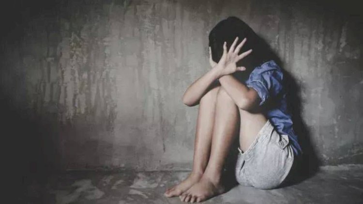 राम मंदिर में सफाई करने वाली छात्रा से गैंगरेप, बलात्कार करके सड़क पर फेंका