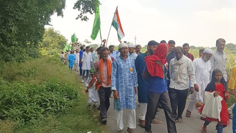 Raibareli-देश प्रेम के जज्बे के साथ सानो शौकत के साथ निकाला गया जुलूसे मोहम्मदी