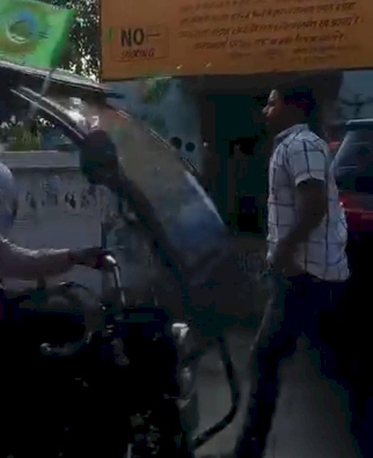 रायबरेली-अमन की गिरफ्तारी पर उठे सवाल , स्वयं कोतवाली पहुंचने का वीडियो वायरल