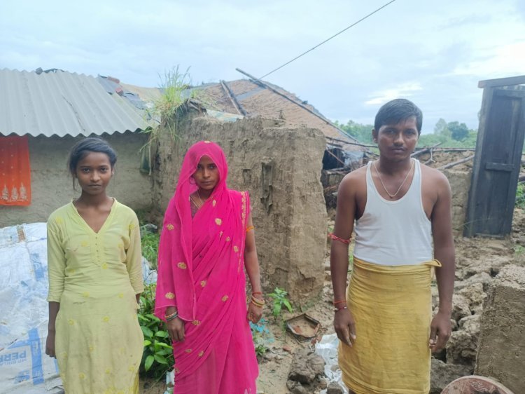 Raibareli-कई घंटे से हो रही लगातार बारिश बनी दो परिवारों के लिए आफत