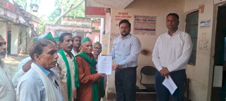 Raibareli-भारतीय किसान यूनियन के पदाधिकारी ने एसडीम डलमऊ को सौपा ज्ञापन