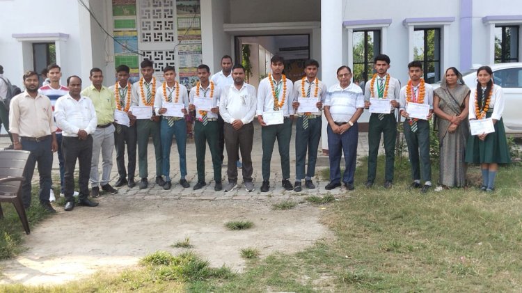 Raibareli-माध्यमिक विद्यालय खेलकूद में शिव मंगल मौर्य इंटर कालेज के अंकुल अव्वल