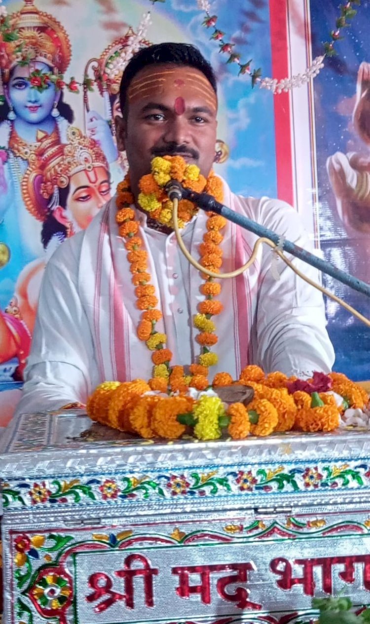 Raibareli-भागवत कथा के पांचवें दिन कथा व्यास ने पूतना वध एवं कृष्ण बाल लीलाओं का किया वर्णन