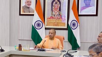 यूपी में सभी संविदा कर्मचारी होंगे परमानेंट, सरकार ने जारी किया आदेश