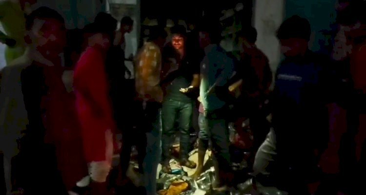 रायबरेली में कपडे की दुकान में लगी भीषण आग