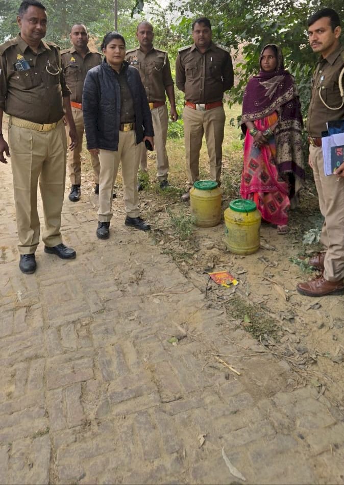 रायबरेली में फिल्मी अंदाज़ में महिला की गिरफ्तारी कर आबकारी विभाग थपथपा रही अपनी पीठ,खबर के बाद आबकारी विभाग की खुली कुम्भकर्णीय नींद