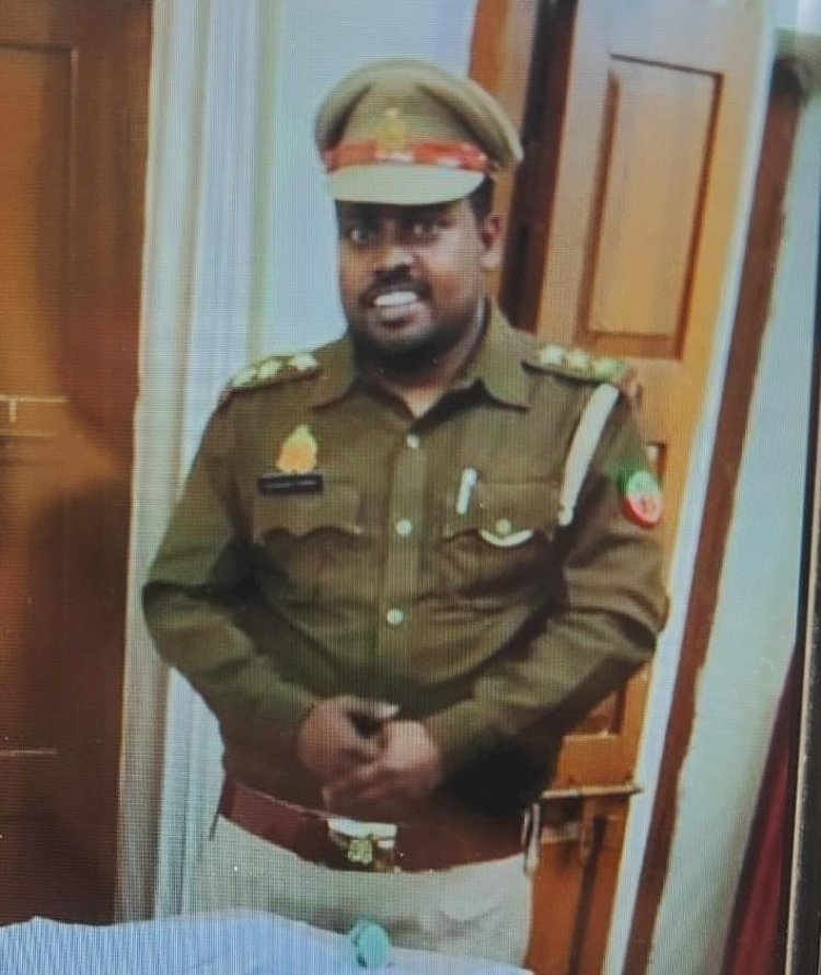 रायबरेली में वन विभाग का रंगबाज़ अधिकारी रजनीश कुमार ,10 हज़ार रुपये मांगने का लगा आरोप