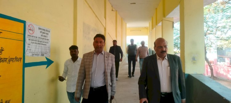 रायबरेली बसीएमओ ने किया सीएचसी का औचक निरीक्षण साफ सफाई के दिए निर्देश।
