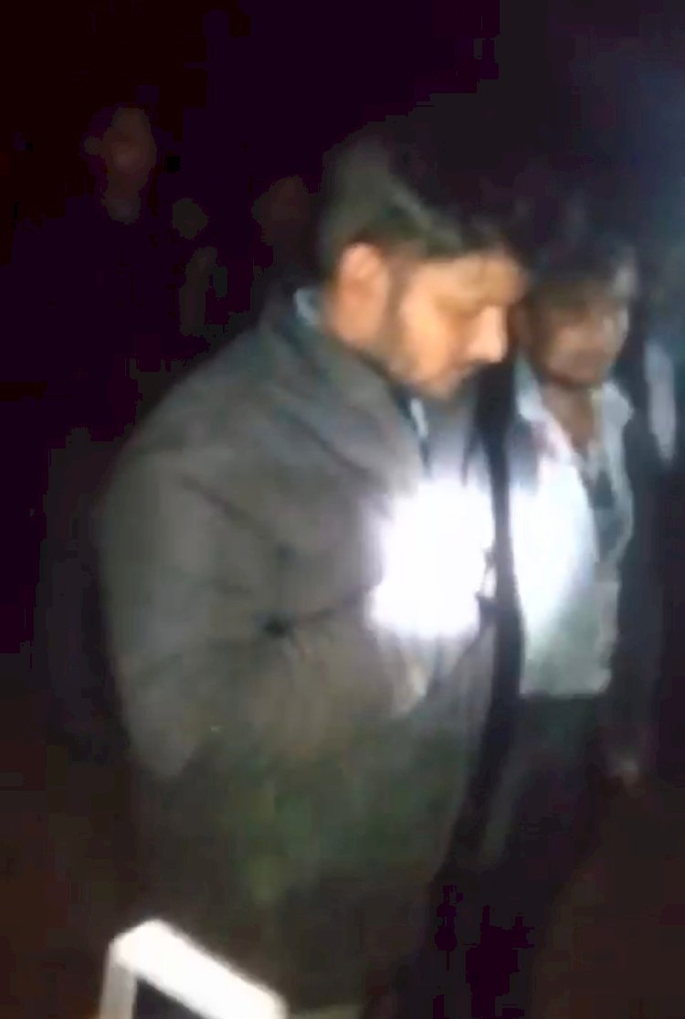 रायबरेली-ग्रामीणों ने दो शातिर चोरो को पकड़ा