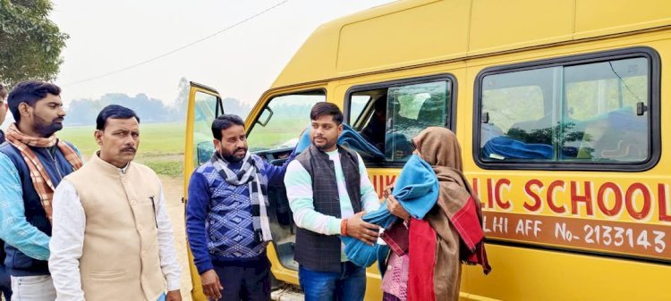 रायबरेली-गुरुकुल विद्यालय की ओर से जरूरत मंदों को वितरित किए गए कंबल
