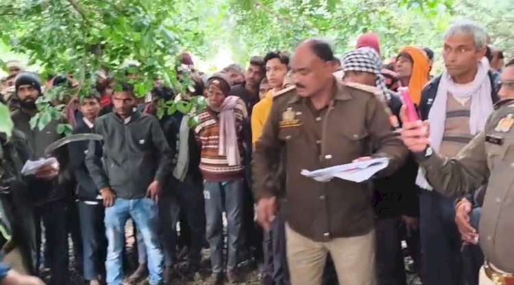 रायबरेली-पेड़ के सहारे फांसी के फंदे से लटकता मिला युवक का शव