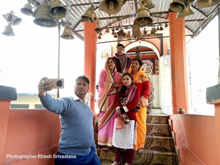 रायबरेली -नव वर्ष के अवसर पर प्राचीन गल्थरेश्वर मंदिर मे भक्तों ने चढ़ाया जल