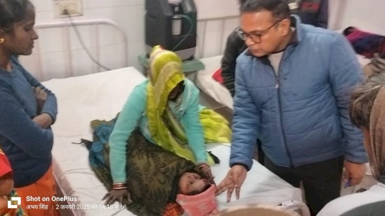 रायबरेली-रवना गढ़ी में तेज रफ्तार बाइक अनियंत्रित होने से बाइक पर सवार चार लोग घायल*