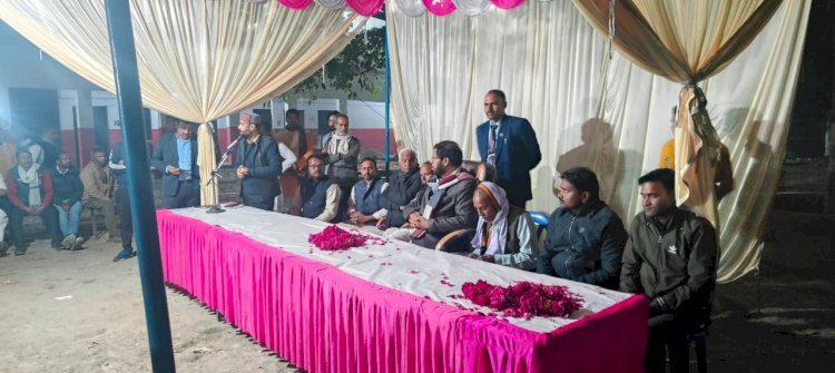 रायबरेली-पण्डित जगदीश प्रसाद स्मारक इण्टर कॉलेज में प्रबन्धक द्वार खिचड़ी भोज का आयोजन,,,,
