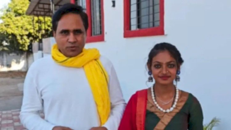 महाकुंभ की वायरल गर्ल मोनालिसा संग धोखा? फिल्म देने वाले डायरेक्टर की 'गंदी करतूत' का खुलासा, प्रोड्यूसर बोला- ये तो बस...