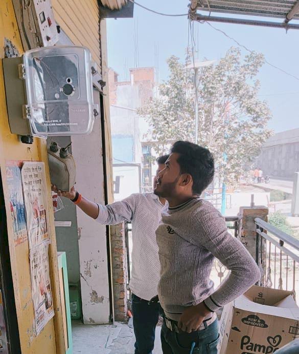 रायबरेली-स्मार्ट मीटर लगने के बाद नहीं बन पा रहे बिजली बिल , उपभोक्ताओं पर बढ़ रहा भार,,,