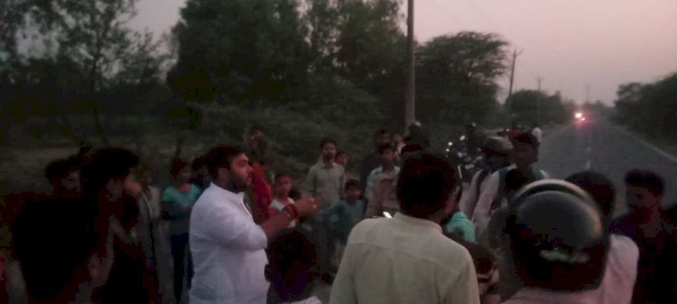 रायबरेली - बीजेपी नेता अनुष्ठान सिंह ने घायलो को गाड़ी से भीजवाया अस्पताल