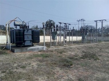 रायबरेली-अधाधुंध बिजली कटौती से मचा हाहाकार , गांव को दस घंटे से भी कम मिल रही आपूर्ति,,,,, 