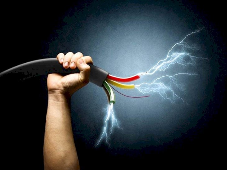 रायबरेली में करंट की चपेट में आने से विधुत कर्मचारी झुलसा