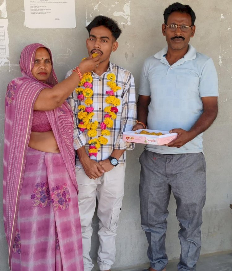 रायबरेली-राजगीर के बेटे ने रचा इतिहास , इंटर के परीक्षा में हासिल किया मुकाम,,