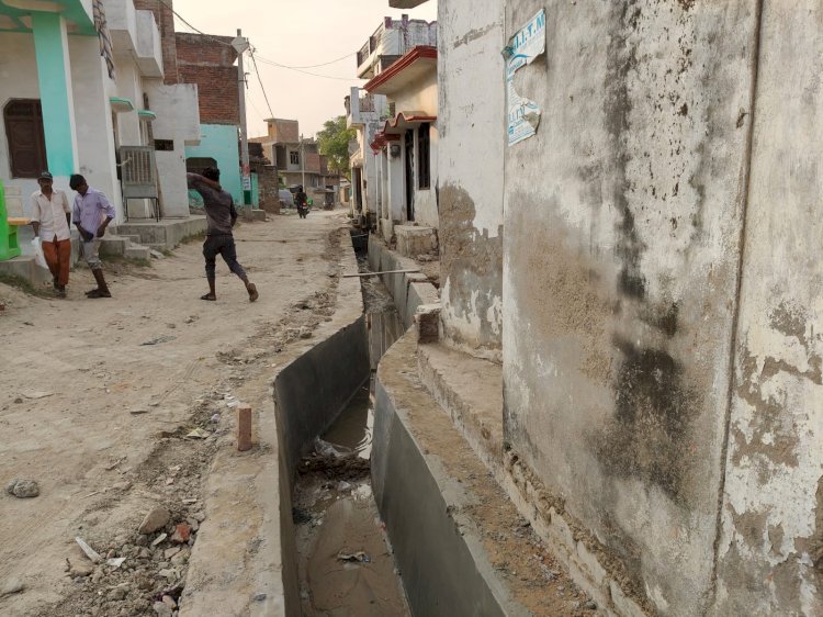 रायबरेली-घटिया गुणवत्ता से निर्माण कर ठेकेदार काली कमाई  में सभी नगर पंचायत अधिकारी की है सहमति,,,,? 