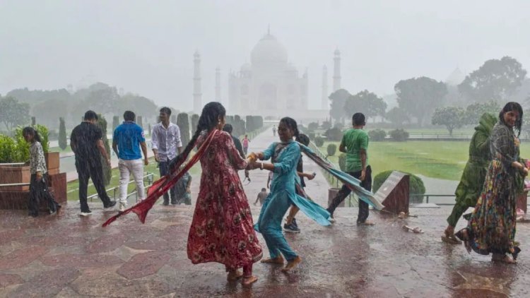उत्तर प्रदेश में भारी बारिश का अलर्ट, इन 40 जिलों में बरसेंगे बदरा, मिलेगी उमस से राहत