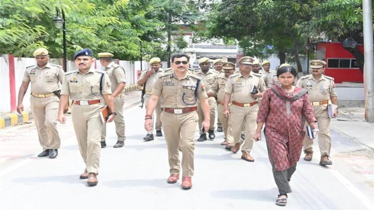 UP के शहर में टोटो से घूमते रहे पुलिस कमिश्नर, अनजान रहे थानेदार, अफसर