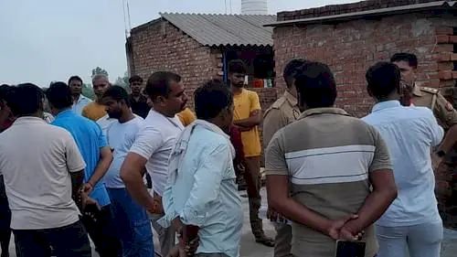 रायबरेली में गल्ला व्यापारी को गोलियों से भून डाला, पति को तीन और पत्नी को मारी दो गोली