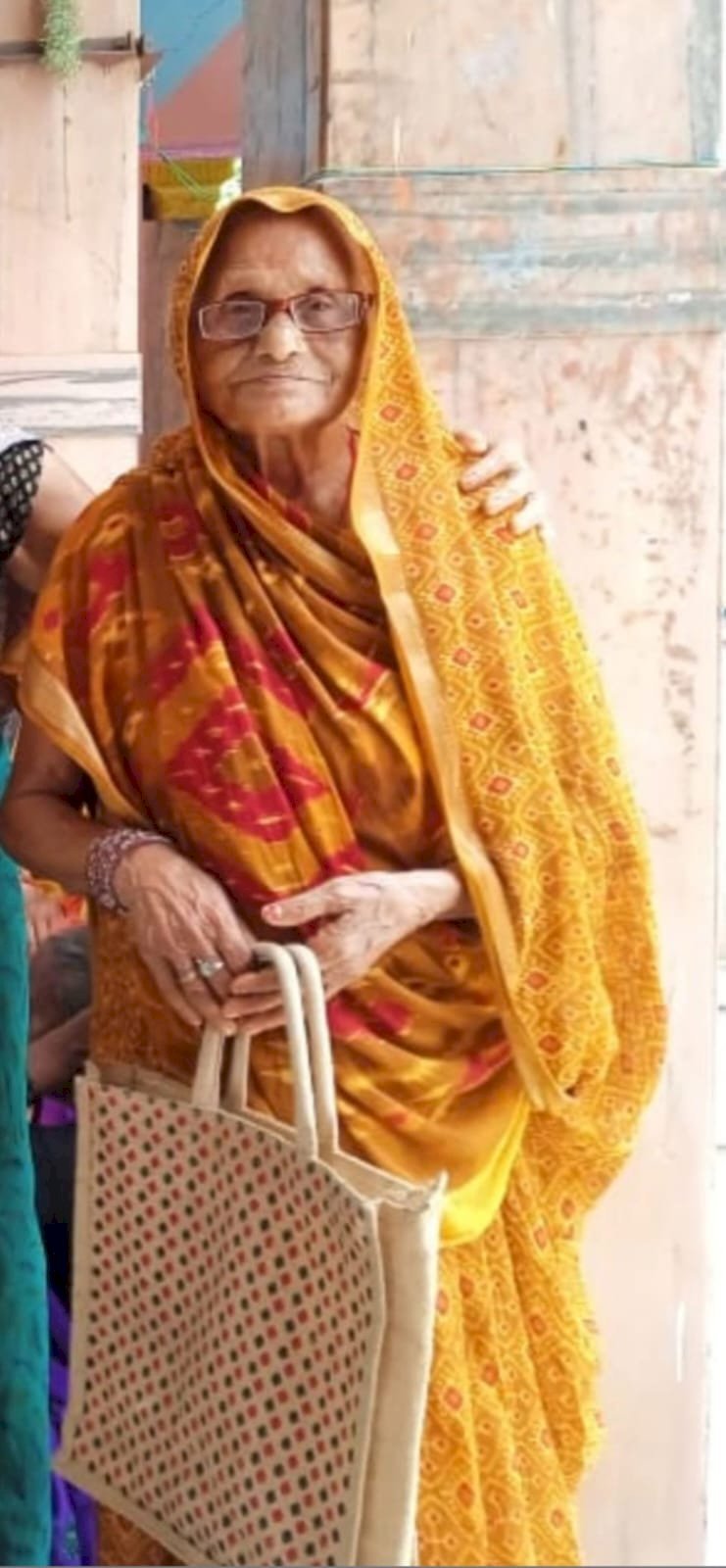 रायबरेली-ओम प्रकाश ओझा जी की माता जी का देहावसान: एम्स को दान किया गया शरीर