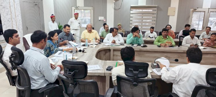 रायबरेली-डीएम की अध्यक्षता में निराश्रित गोआश्रय स्थल की बैठक सम्पन्न