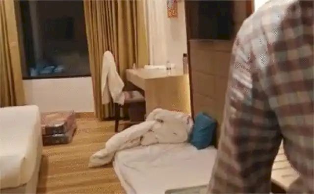 फिर ताज होटल में कमरा बुक करा शारीरिक संबंध बनाने का डाला दबाव: विधायक पर गंभीर आरोप