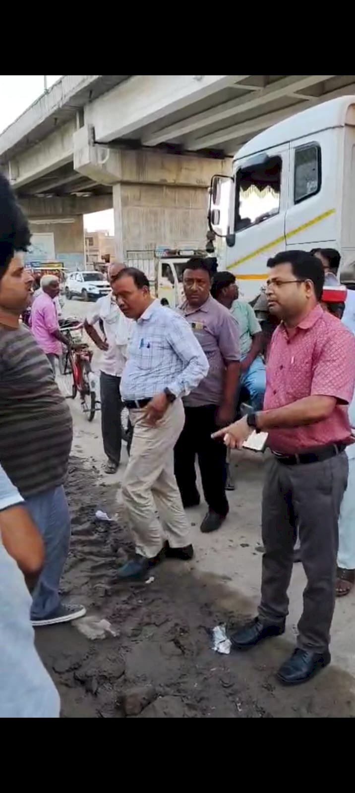 रायबरेली-व्यापारियों और आमजन की समस्या का समाधान, एसडीएम ने दिखाया सक्रियता,ब्यापार मंडल के कार्य की की सराहना,,, 