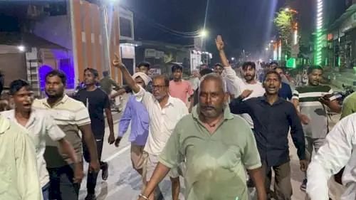 रायबरेली में बिजली कटौती पर घेरा उपकेंद्र, सड़क जाम कर किया हंगामा