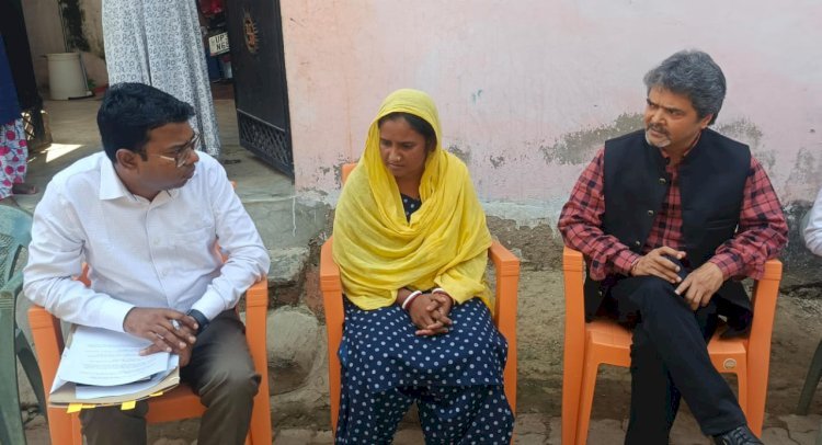 रायबरेली-हरिओम वाल्मीकि हत्याकांड के मृतक  संगीता उर्फ पिंकी से राष्ट्रीय अनुसूचित जाति आयोग की मुलाकात